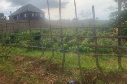 60 by 120 genuine property in a buy and build part of 9thmile.